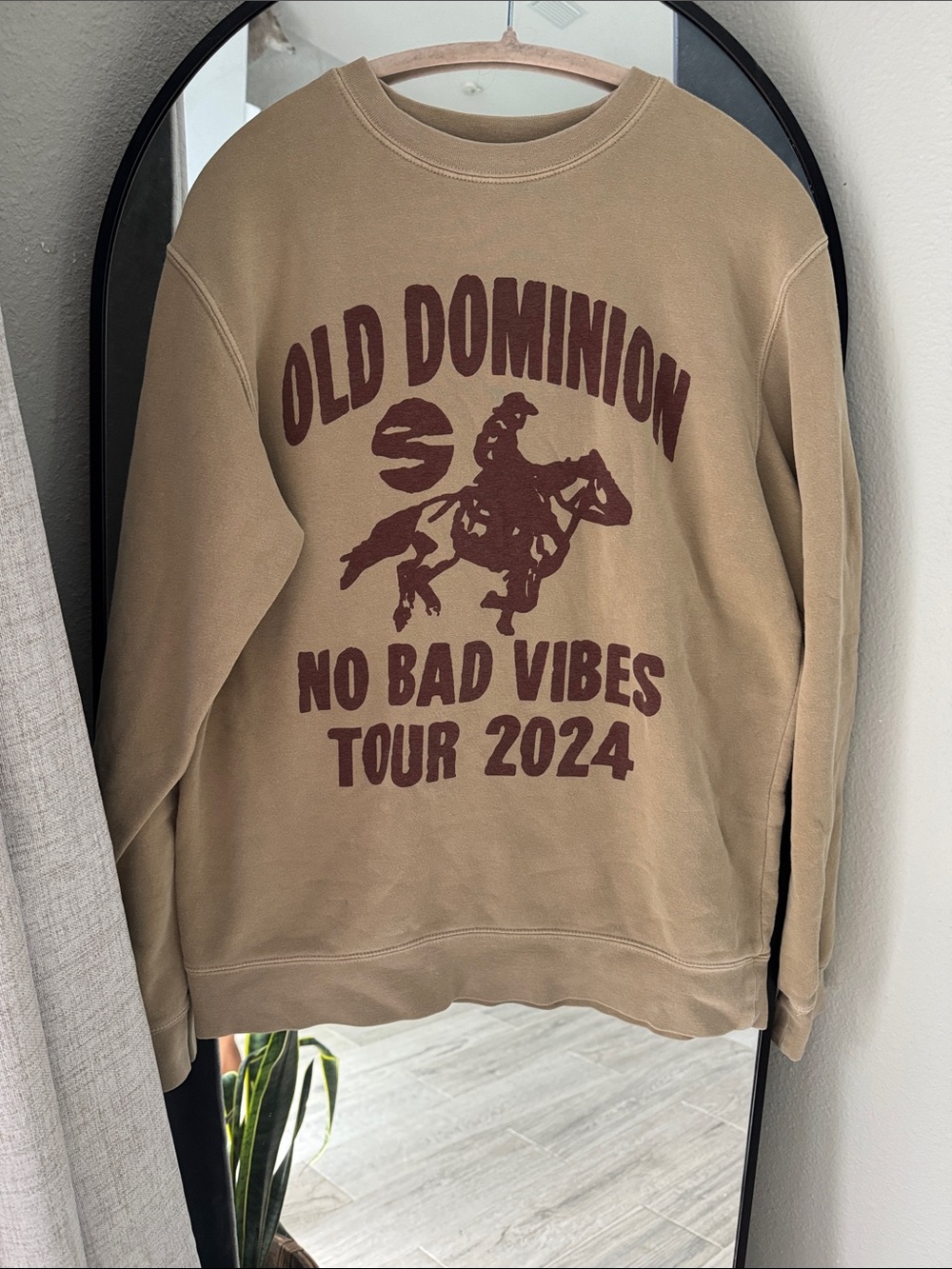 Old dominion Tan Crewneck Sweatshirt - No Bad Vibes Tour 2024